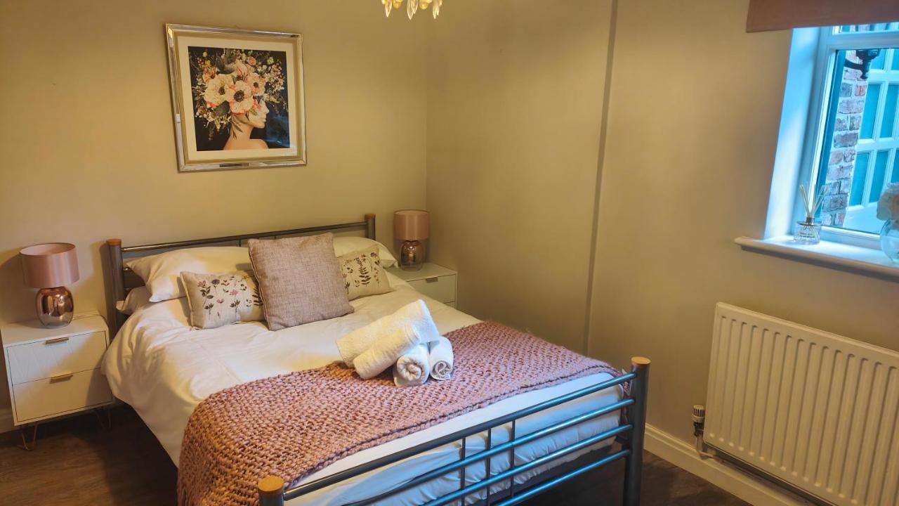 Chester City Apartments - With Free Parking Екстериор снимка